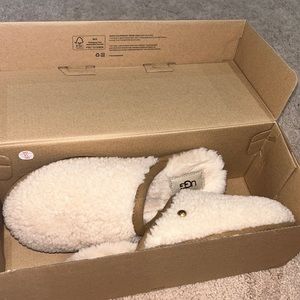 UGG Women’s W Pearle Curly Cue Slippers Cream/Brown Size 6